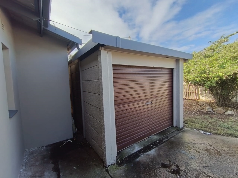 To Let 3 Bedroom Property for Rent in Da Nova Western Cape